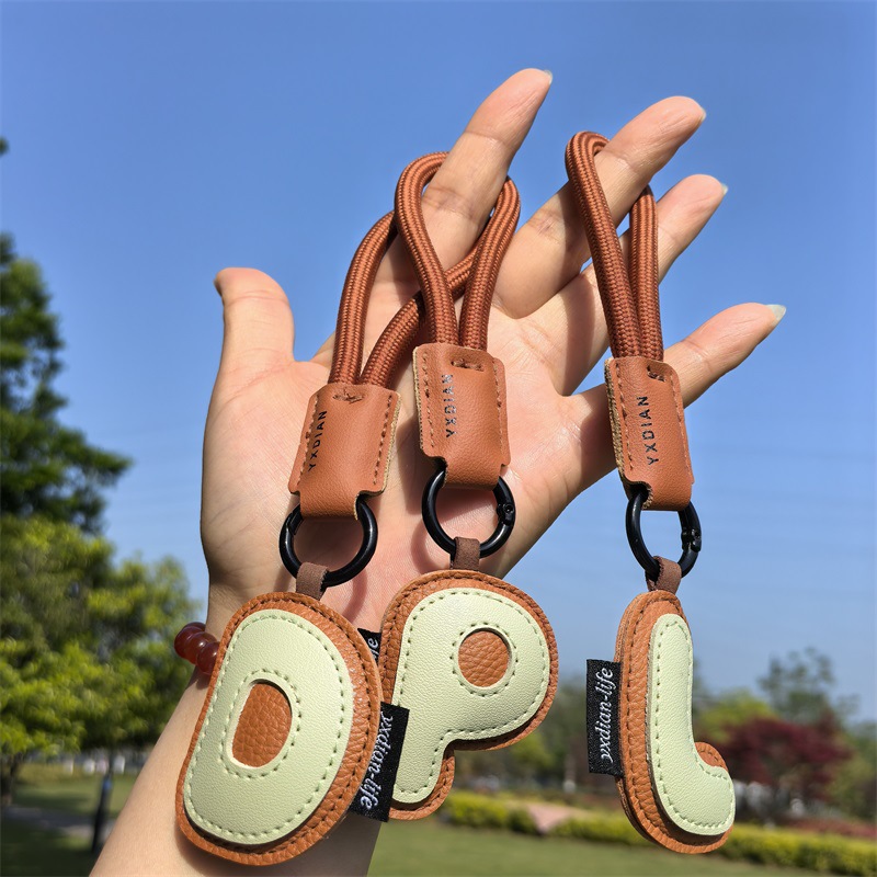 Chaveiro com iniciais de couro - Monogram Keychain Leather avaliação e preço