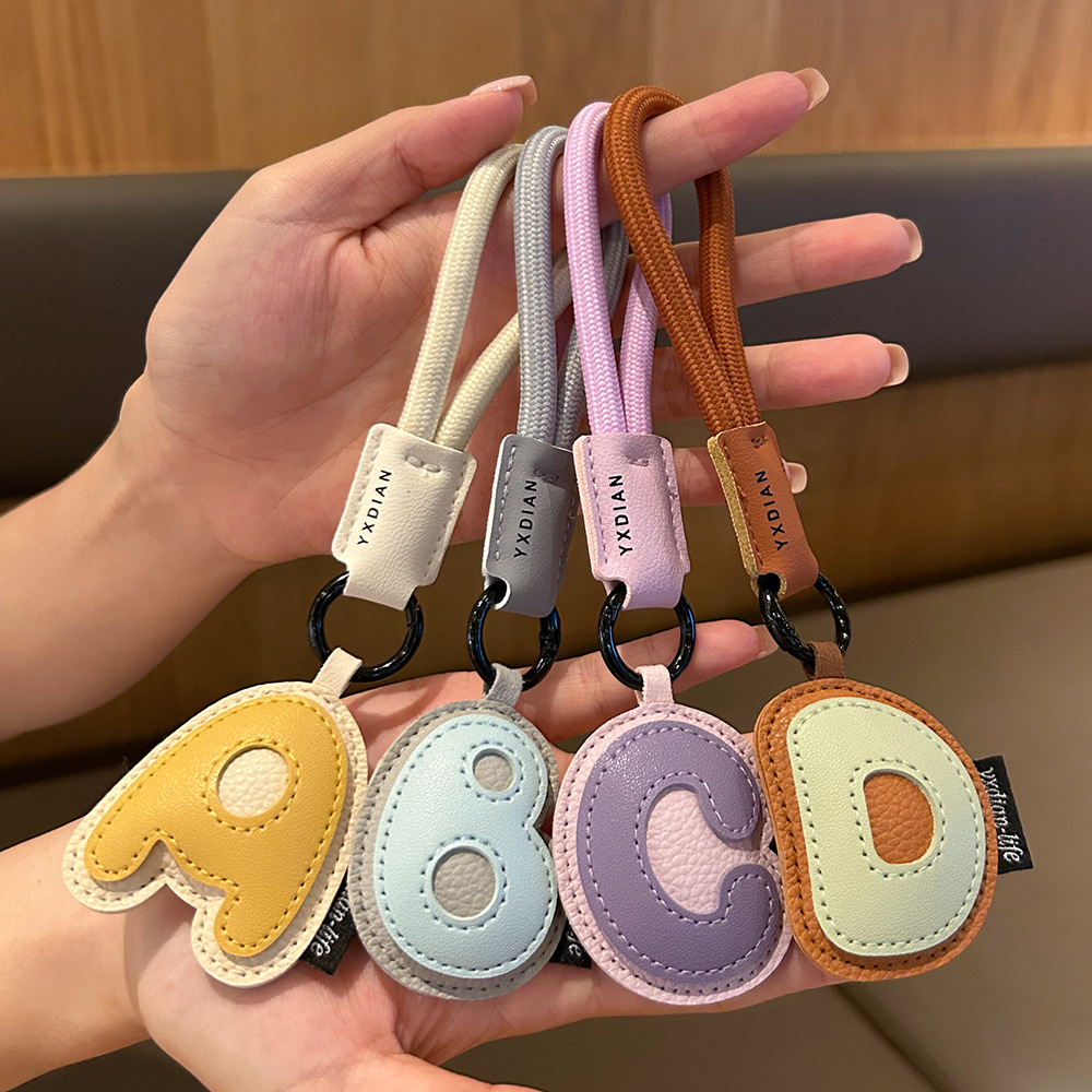 Chaveiro com iniciais de couro - Monogram Keychain Leather avaliação e preço